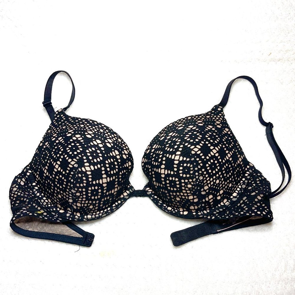 NWOT Victoria Secret Black Lace Push-up Bra 32D